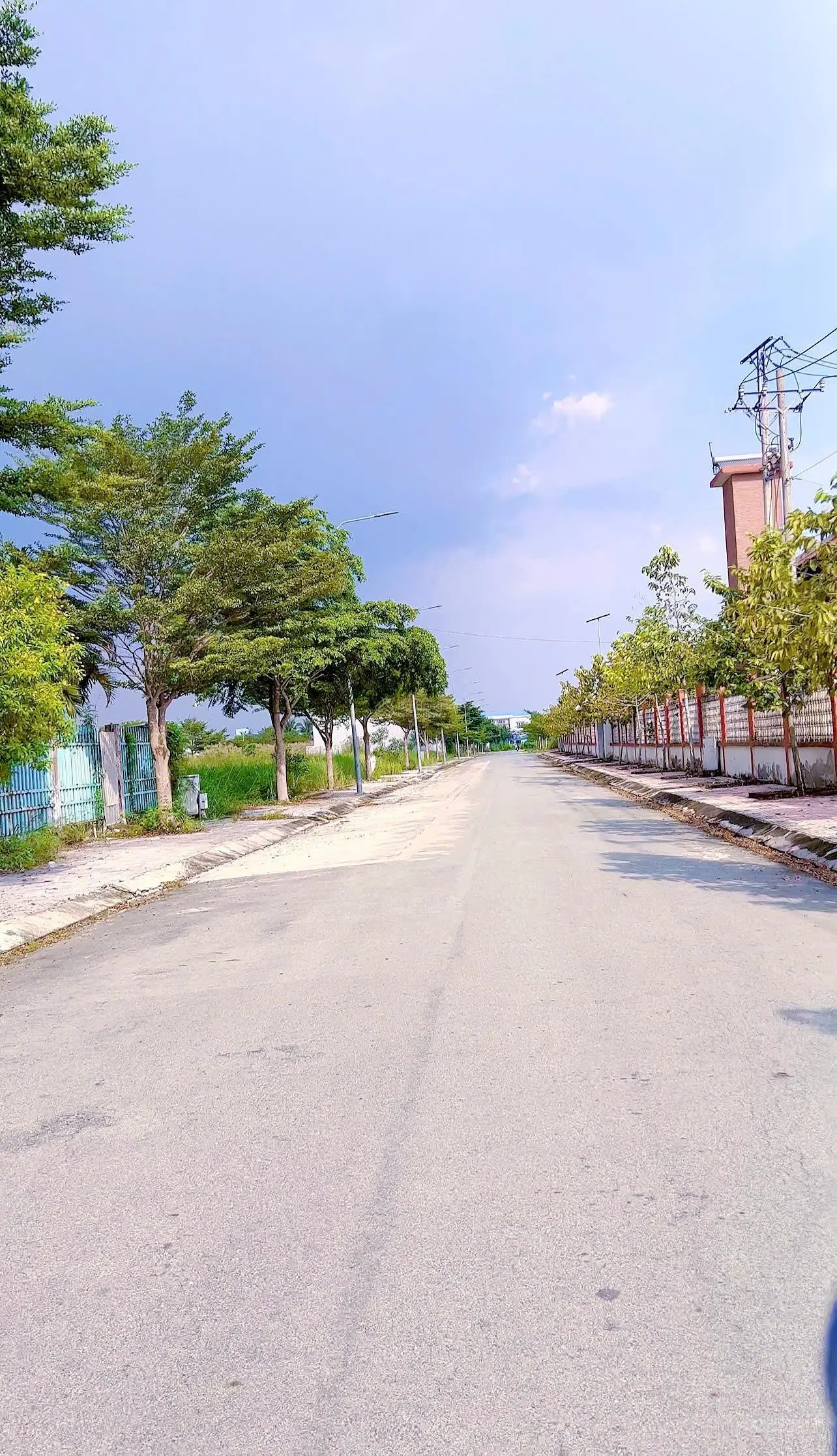 Chính chủ gửi bán nền đất 80m2 giá tốt, sổ hồng riêng chính chủ, minh bạch