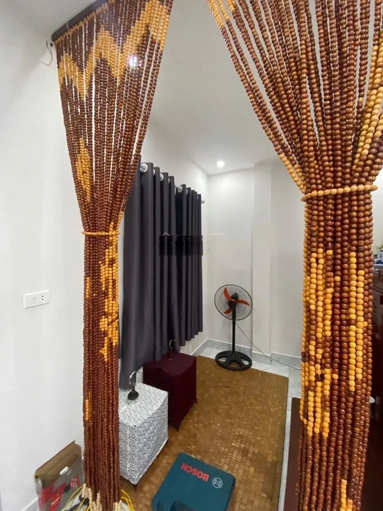 Chị liên gửi bán căn nhà tự xây chin chu đẹp. 35m2 chủ rất lộc lá đổi nhà mới to đẹp hơn.