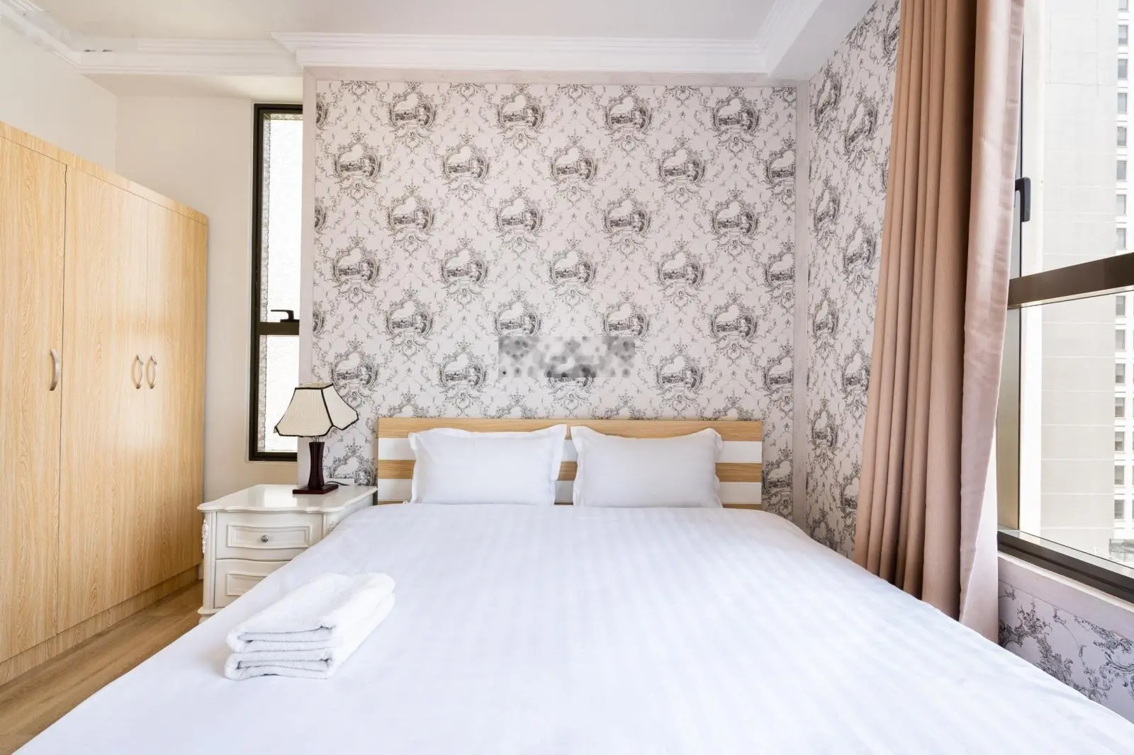 Bán căn hộ 3PN Icon 56 quận 4 giá tốt. LH: 0909 024 ***