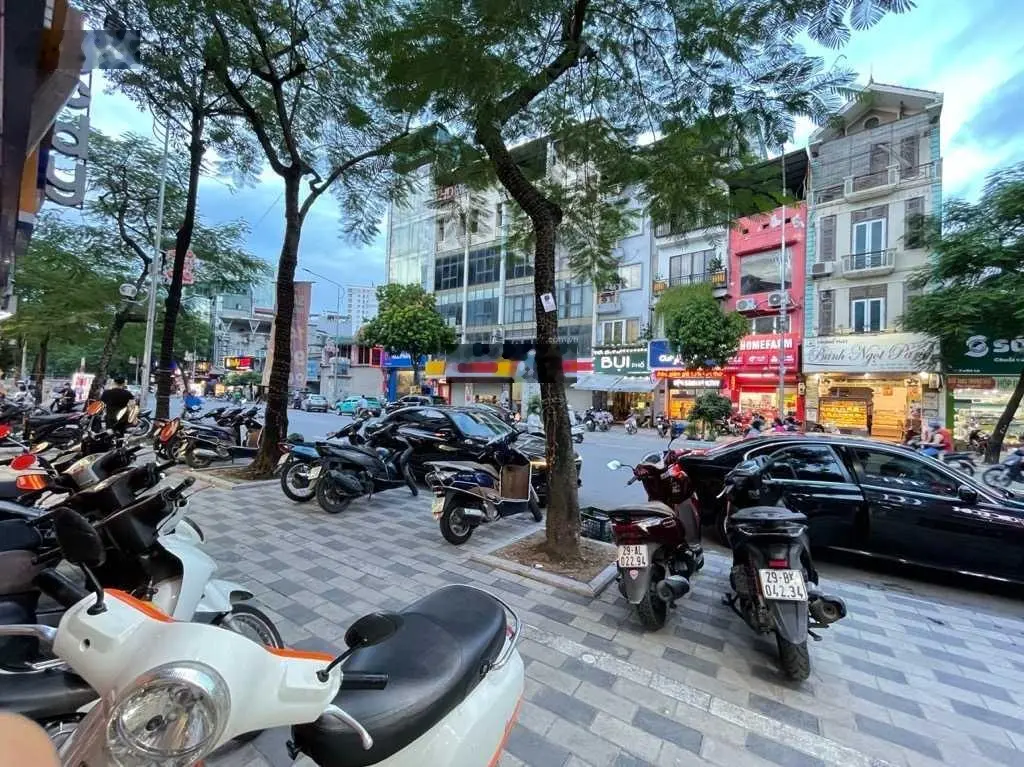 Mặt phố Xuân La, Tây Hồ vỉa hè 8m. Kinh doanh ngày đêm. Chào 37 tỷ(thương lượng). LH em: 0362 889 ***