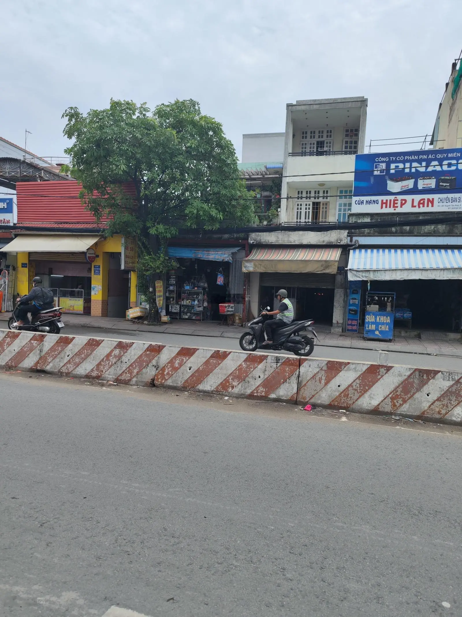 Nhà mt hẻm 3.5m bùi văn ba tân thuận đông q7 sẵn dòng tiền 25tr/tr dt:70m2 4 tầng 8 phòng chỉ 6.6tỷ
