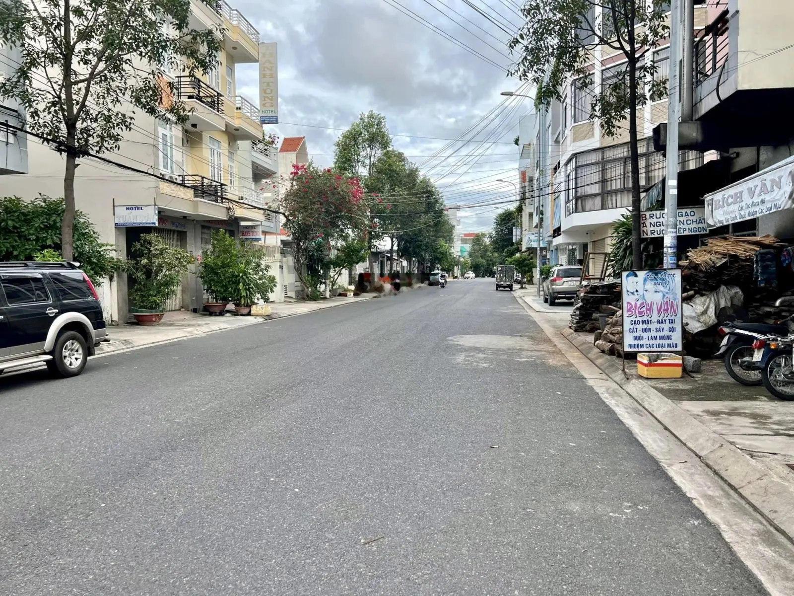 Bán nhà 3 tầng mặt tiền Đường Dã Tượng TTTP Nha Trang, gần biển, gần công viên. Sổ đỏ hoàn công.