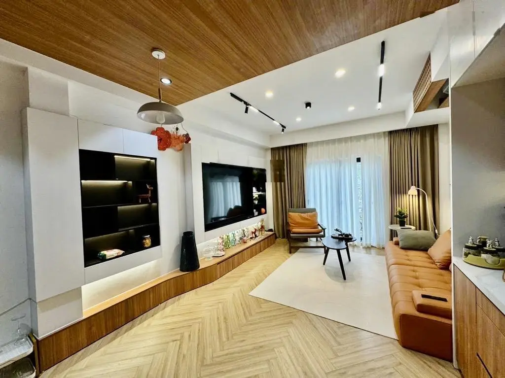 Bán nhà ngõ 32 An Dương - ô tô tránh, 6 tầng thang máy, nội thất sang trọng, 40m2, giá 12.5 tỷ
