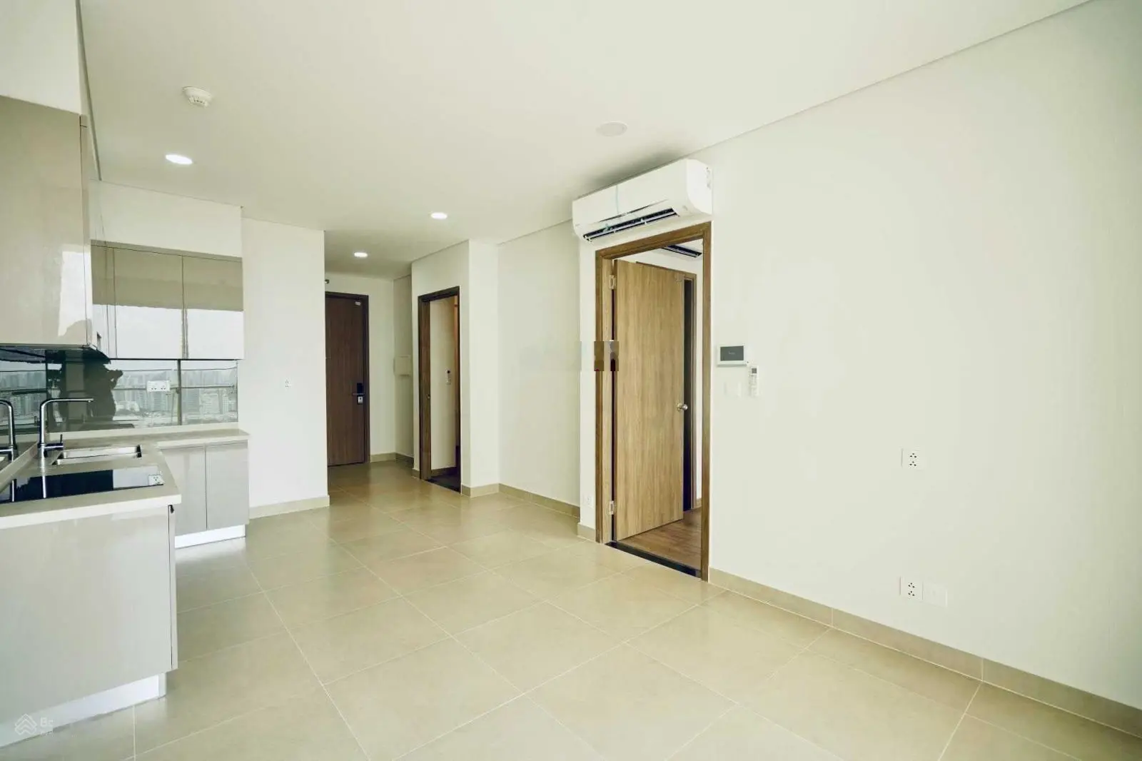 Bán gấp căn hộ cao cấp River Panorama Quận 7 giá: 2 tỷ 950 (gồm 2PN + 2WC 63m2). LH Em Tuấn xem nhà