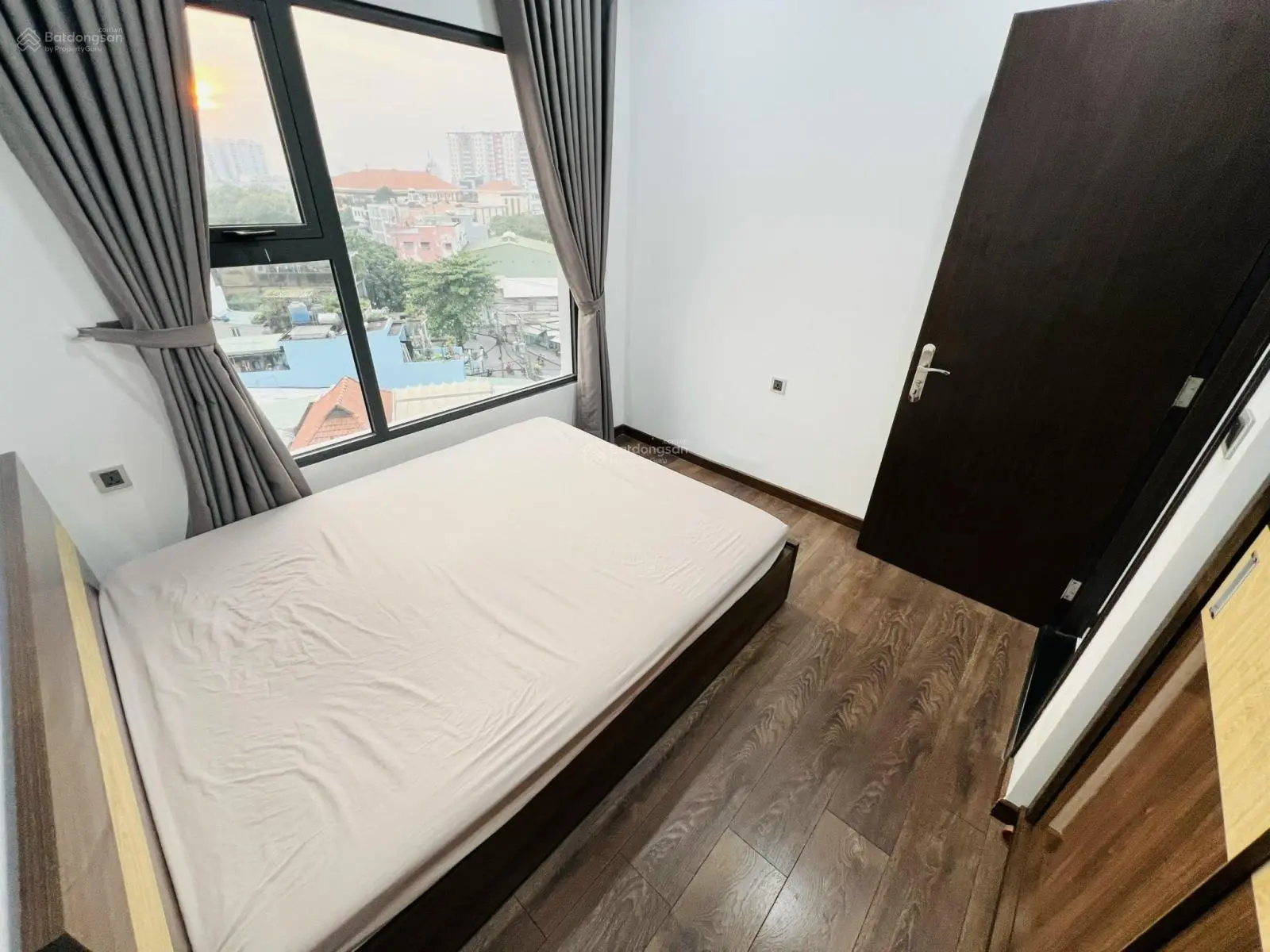 Bán căn hộ Res Green, 3PN, 2WC, 83m2, căn góc, full nội thất, sổ hồng riêng, giá: 4 tỷ 5