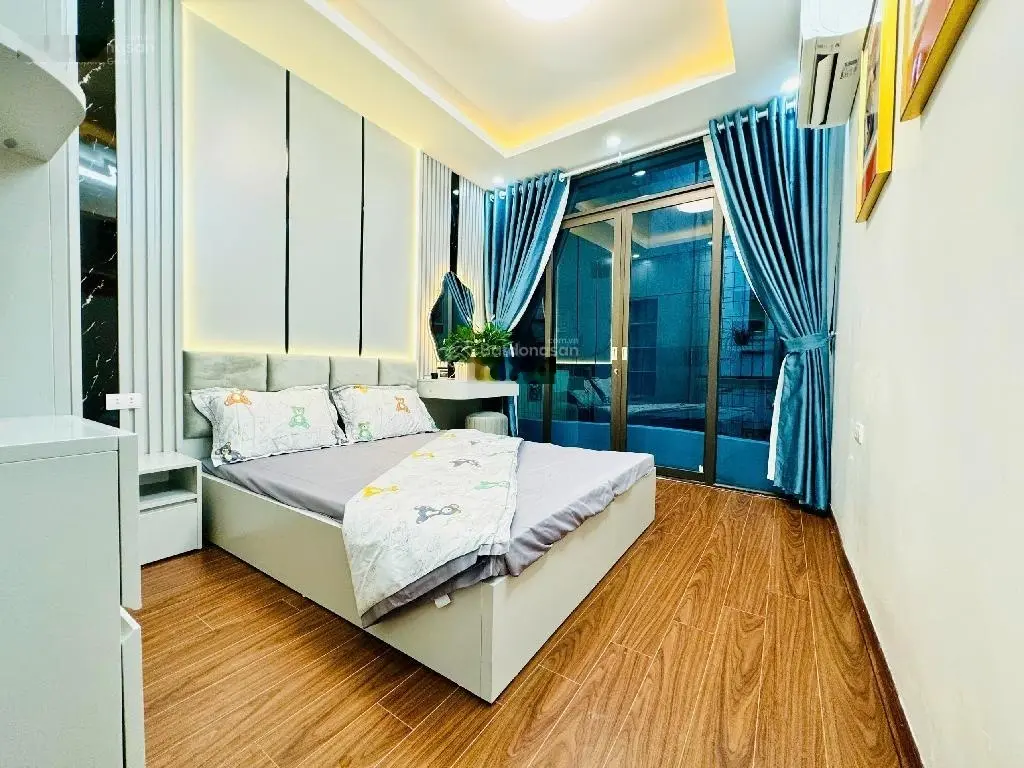Bán nhà đẹp Tây Sơn, Đống Đa, ô tô đỗ gần, hồ, phố, lô góc, full công năng, dt 25m2 giá: 5.75tỷ tl