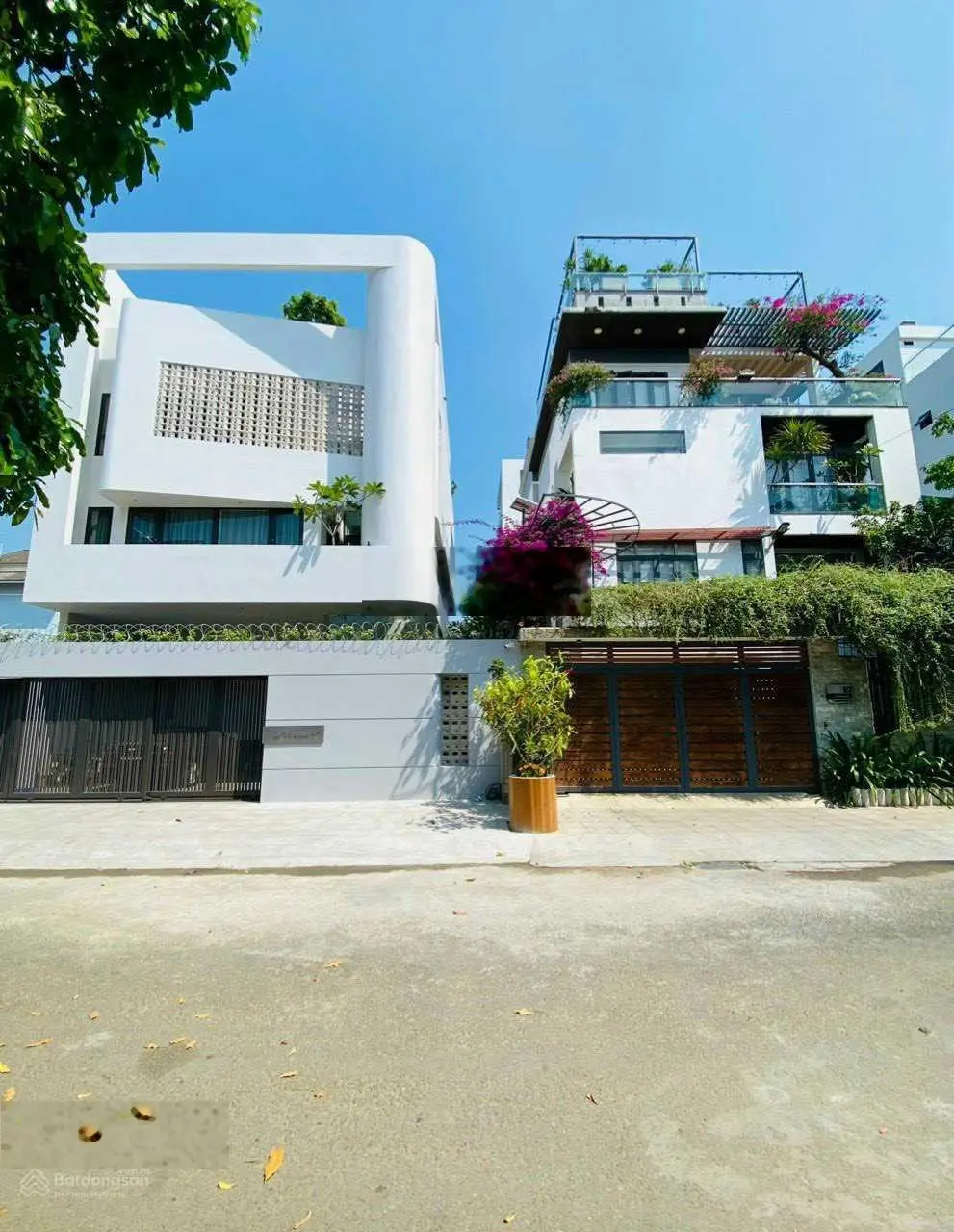 Biệt thự đẹp - hầm 3 lầu full nội thất - 10 x 20m - ngay công viên cao đức lân - chỉ 42 tỷ