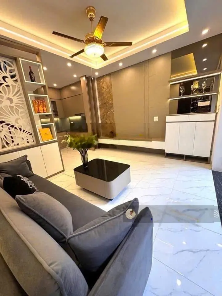 12 Tỷ Nhà phố Sài Đồng 90m², 5 tầng thang máy, ô tô tránh