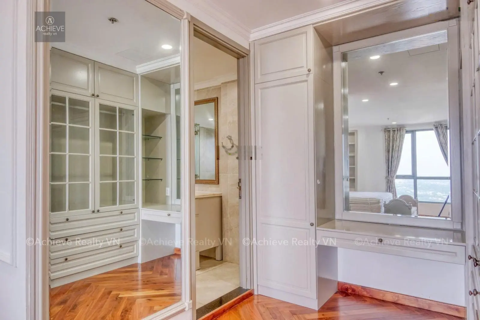 Bán Penthouse Masteri Thảo Điền 256m2 đầy đủ nội thất 35 tỷ bao thuế phí 3 phòng ngủ, 3WC