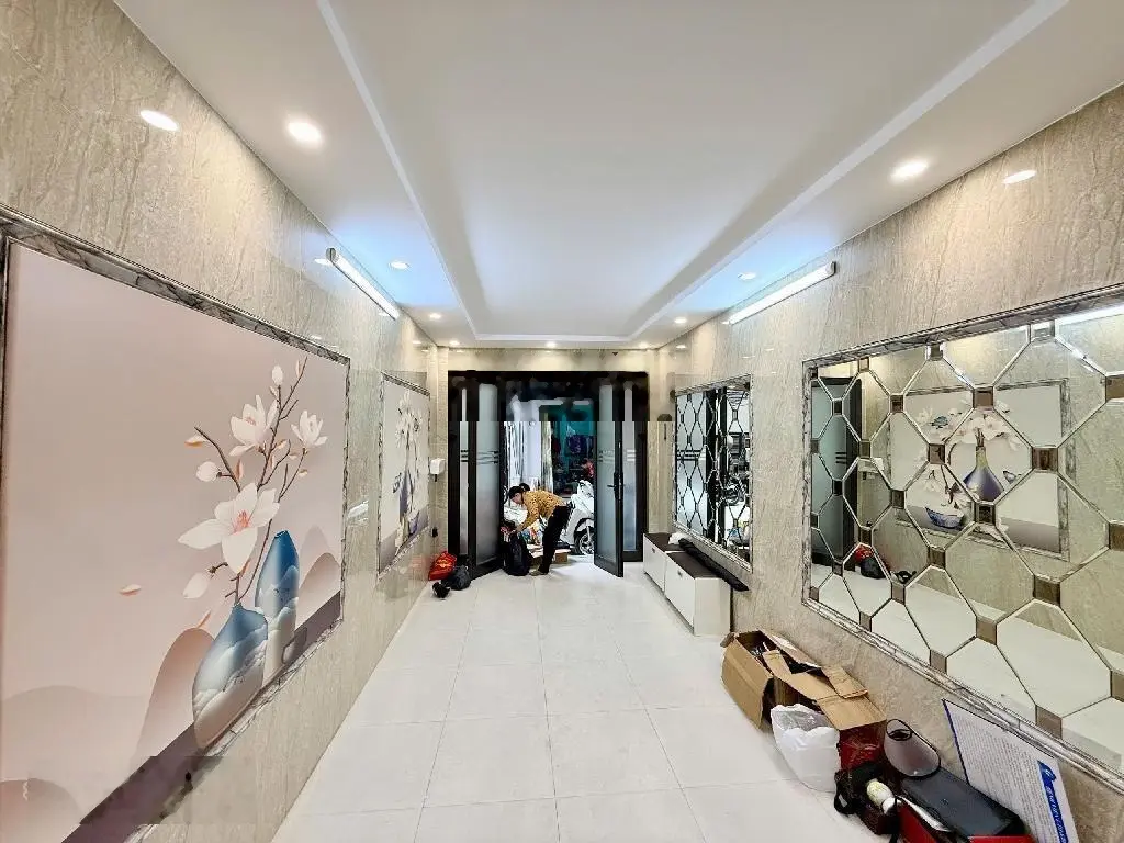 Nhà đẹp ở luôn - ô tô đỗ cửa - full nội thất - thoáng trước sau