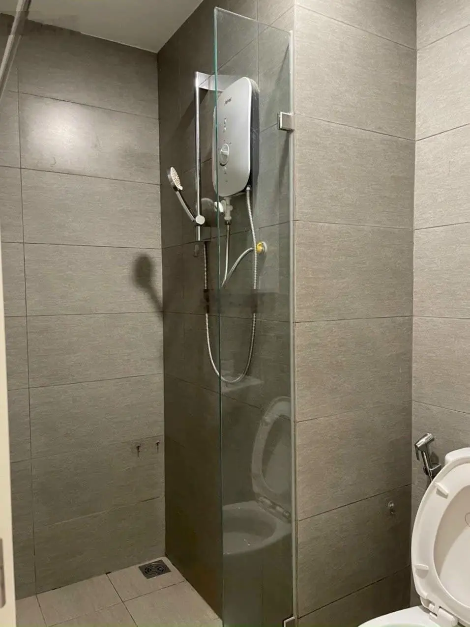 Cần bán CH Hausneo, ngay vòng xoay Liên Phường, Q9 gồm 2 PN và 2 WC có nội thất: LH 0901 460 ***