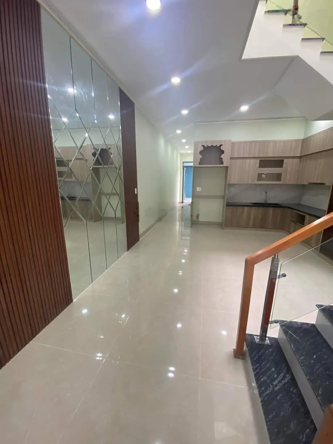 Bán nhà mặt phố tại đường 91, 150m2, đẹp, nhiều tiện ích tại P Phú Tân TP TDM Bình Dương