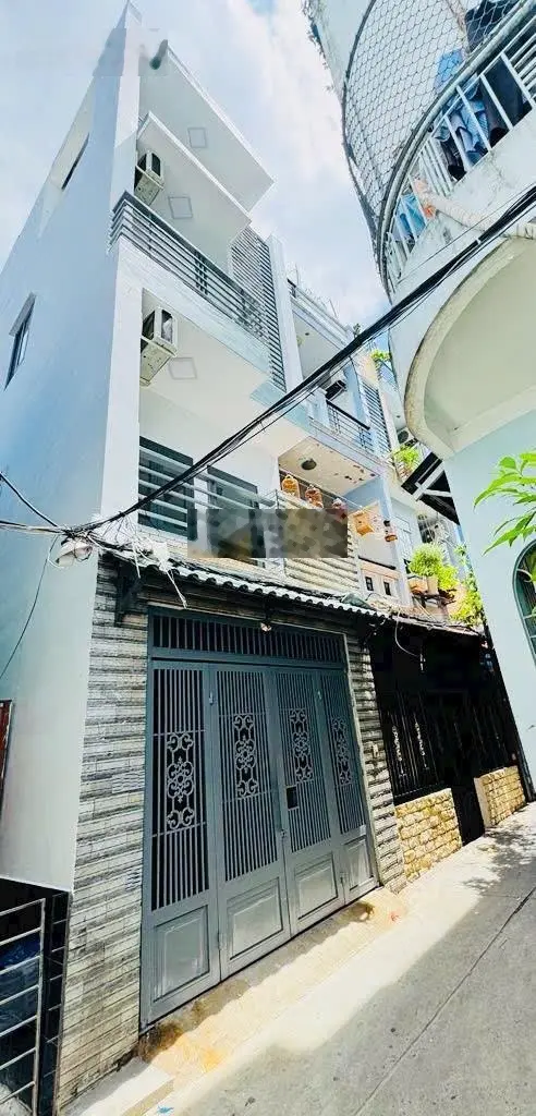 Bán nhà khu phân lô ngay cầu CalMet sát quận 1