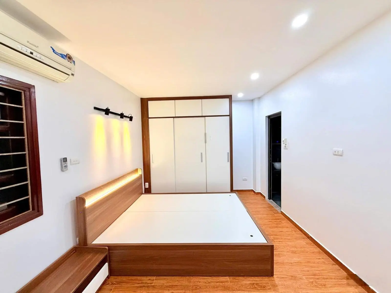 Bán nhà Kim Hoa, cực đẹp, cách ô tô 40m, ngõ nông, phù hợp gia đình trẻ. 30m 6 tầng nhỉnh 6 tỷ
