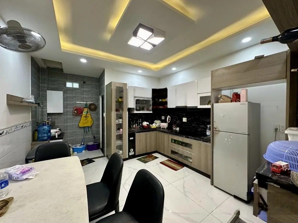 Nhà 4 tầng - ô tô đỗ cửa - Cây Keo - Tô Ngọc Vân - giá chỉ 6. X tỷ