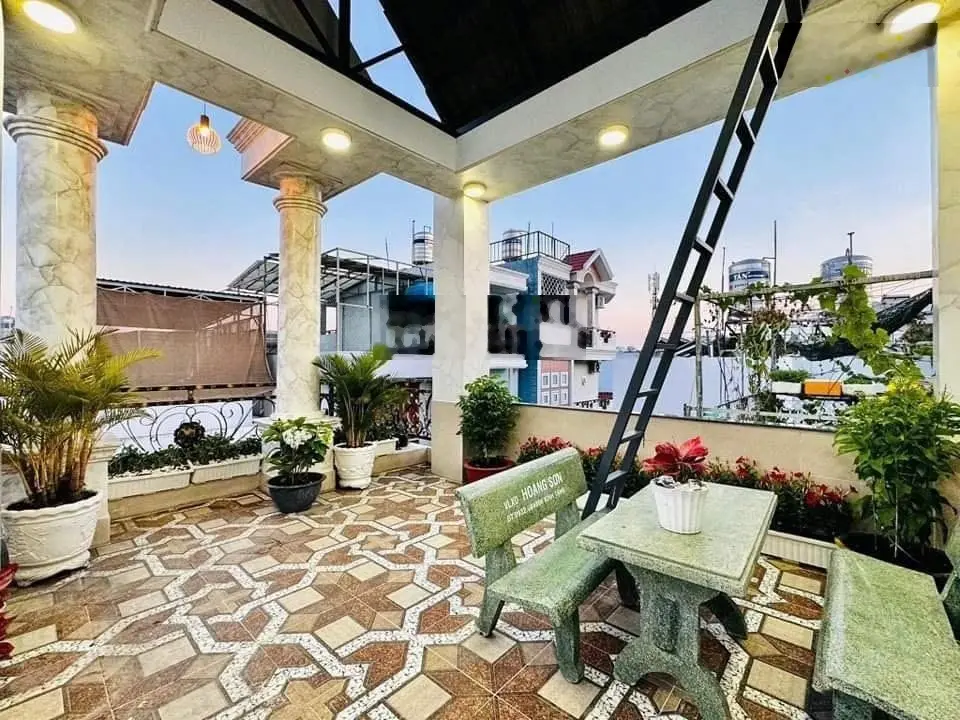 Chính chủ cần bán gấp nhà ở Lý Văn Phức- Quận1. Gần chợ Tân Định. Đang cho thuê 31triệu. Giá 4tỷ090