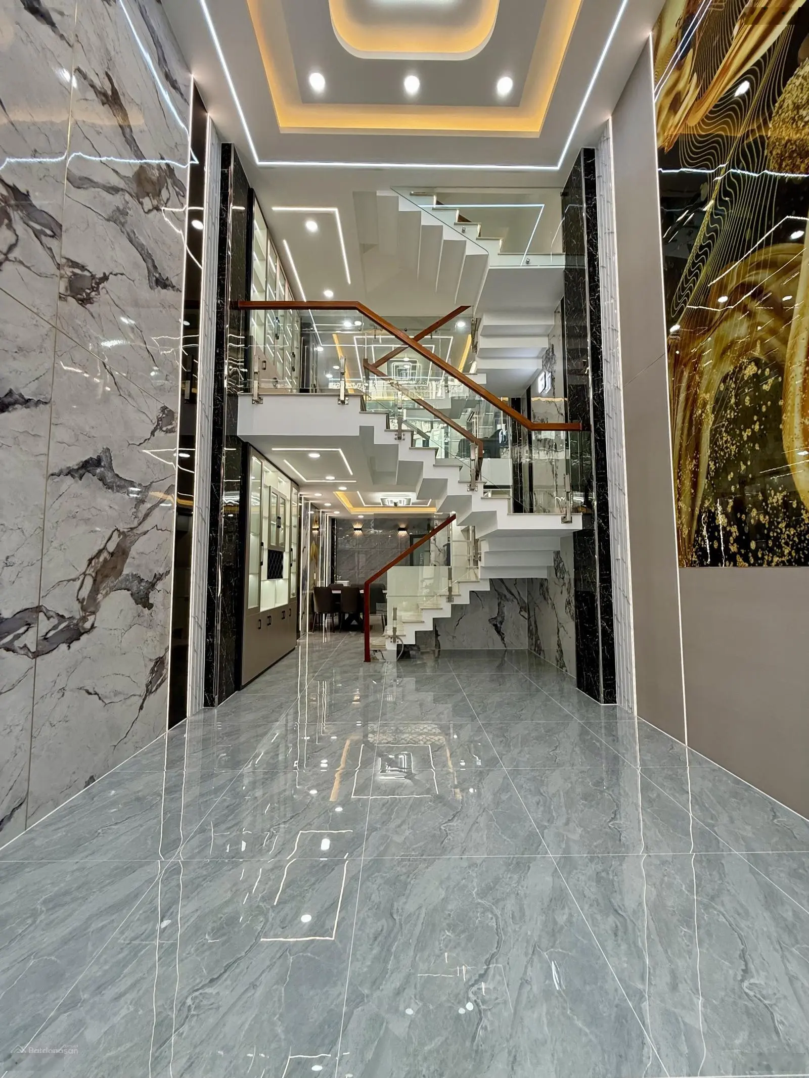 Nhà đường thông Trường Chinh, Sát chợ Lạc Quang, DT:4x16M, Lửng, 3 Lầu, 4PN, Gara ô tô, 7,85 tỷ