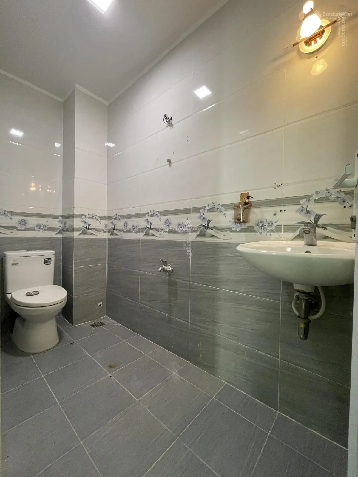 Bán nhà mặt tiền nội bộ P7 quận 8 sổ hồng riêng hoàn công đầy đủ nhà 4 tầng DT 58 m giá 5 tỷ 3