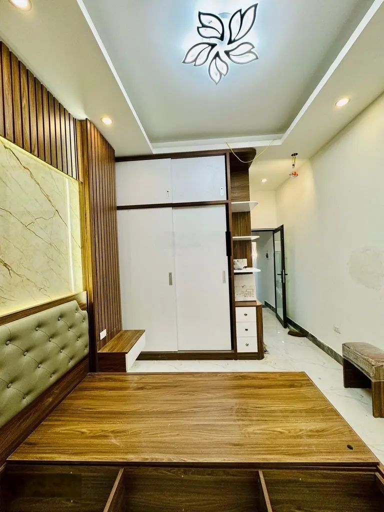 Bán nhà phố Kim Hoa - Xã Đàn - full nội thất đẹp - oto cách 20m - 4PN. Giá: 6,15 tỷ. LH: 0779 548 ***