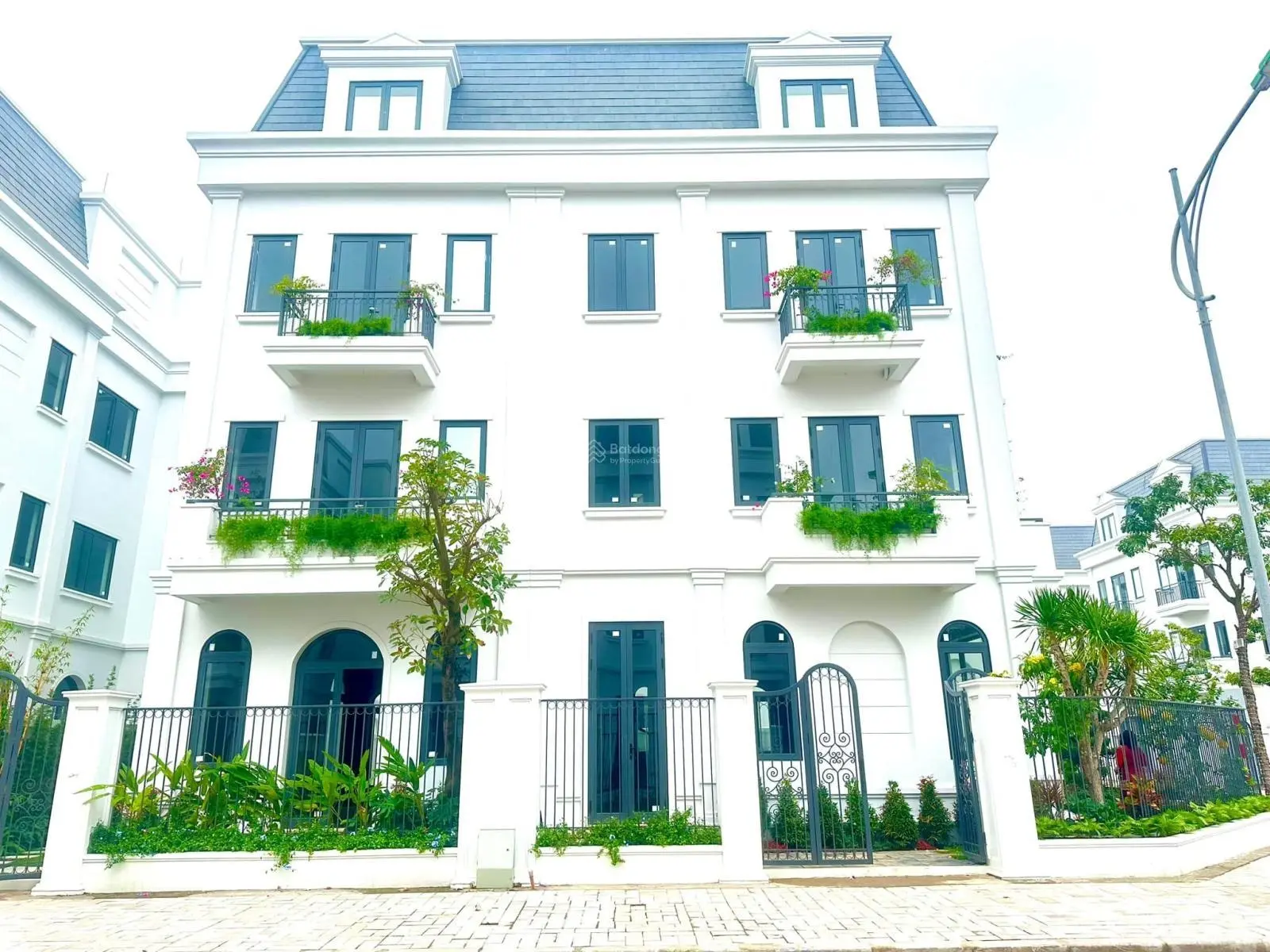 Siêu phẩm biệt thự Solasta Mansion Dương Nội vip nhất tại Hà Đông giá chỉ từ 26.9 tỷ. LH 0362 125 ***