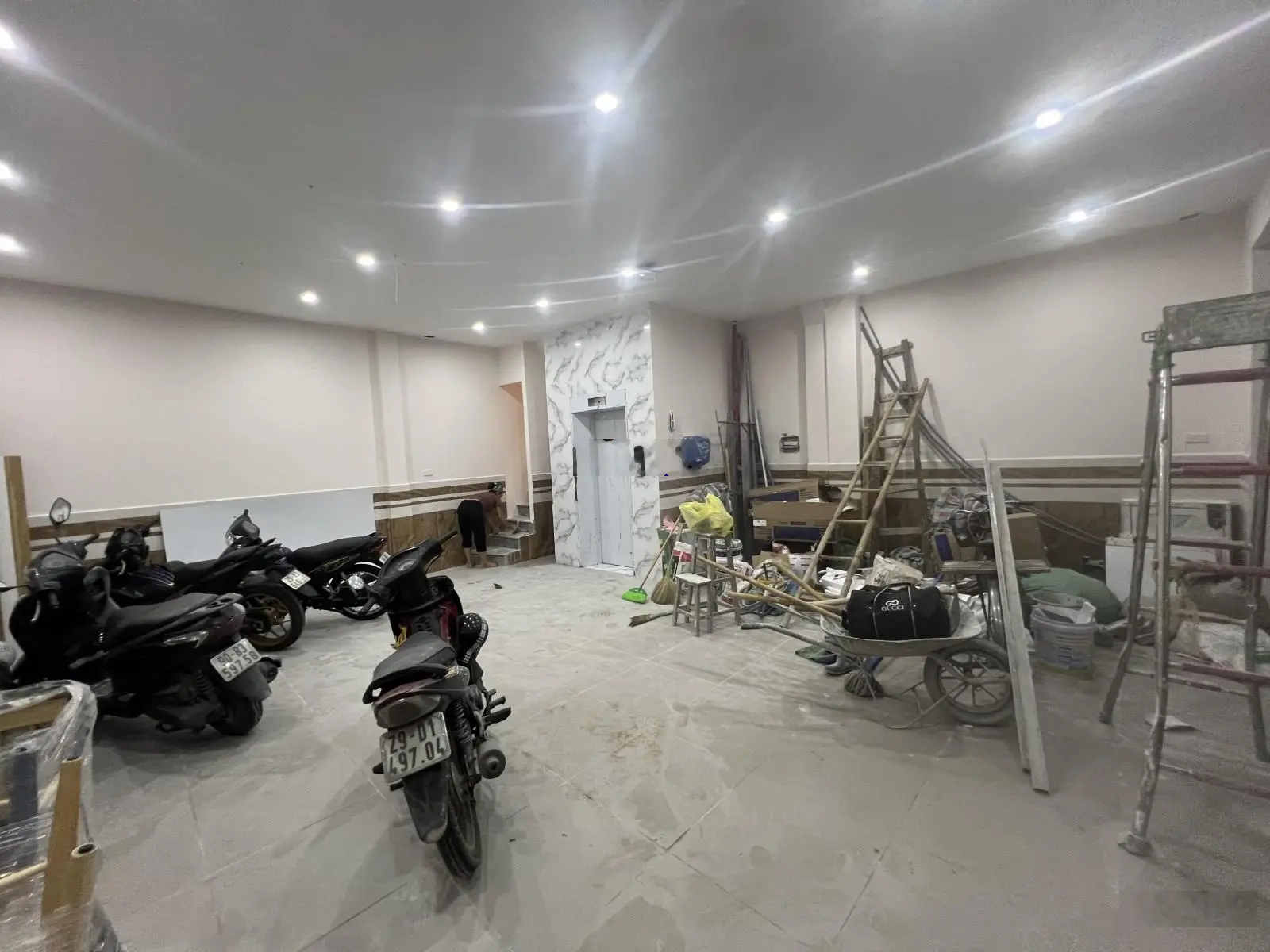 Đỗ Thuận 59m2, 6tầng, mt 7.5m, 14.5 tỷ Hai Bà Trưng