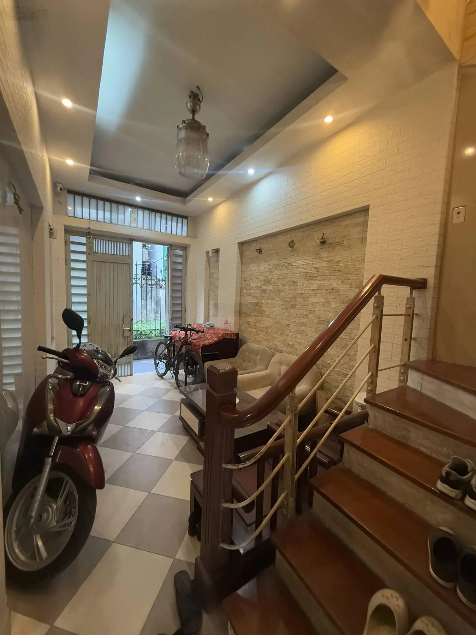 Bán nhà 4 tầng, 2 mặt thoáng, 20m ra ngõ ô tô, gần giáo xứ phùng khoang, nguyễn trãi