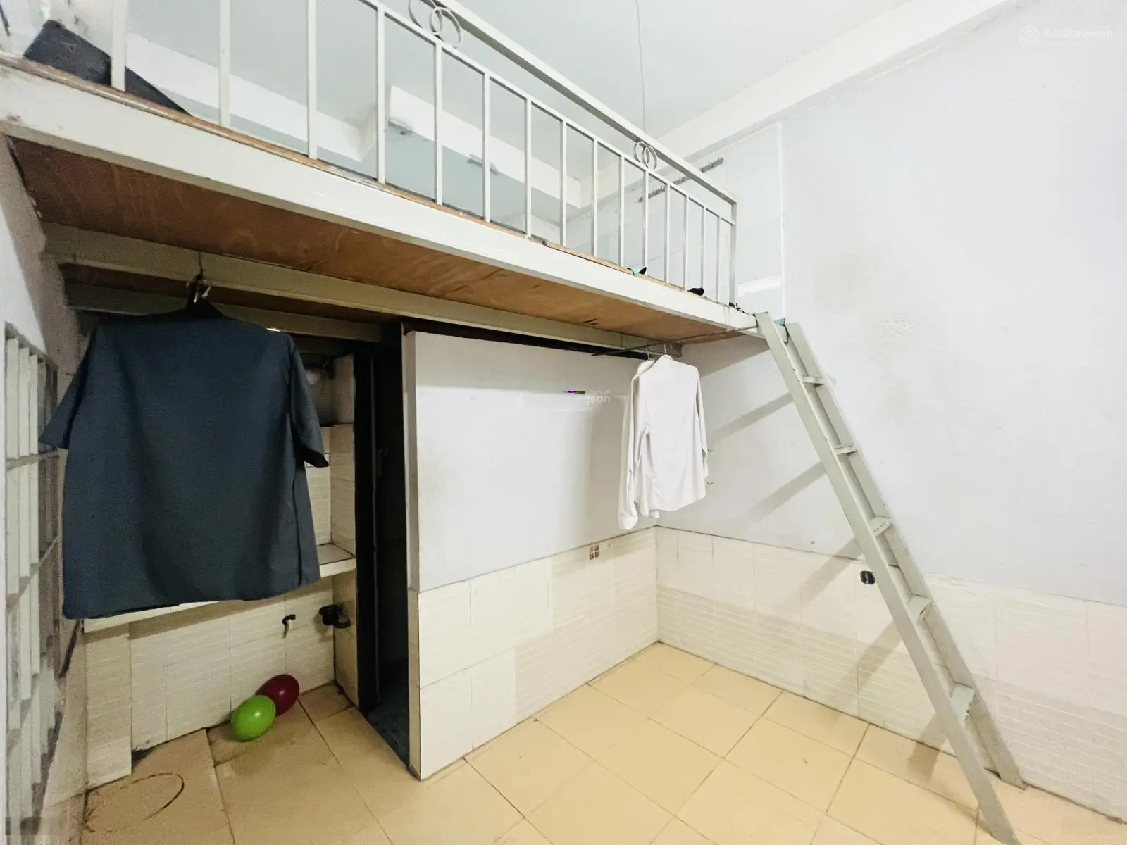 Bán CHDV 3 tầng hẻm thông xe hơi 103.2m2 (4.5x22) - Thu nhập 35 triệu/tháng (hơn 5%)