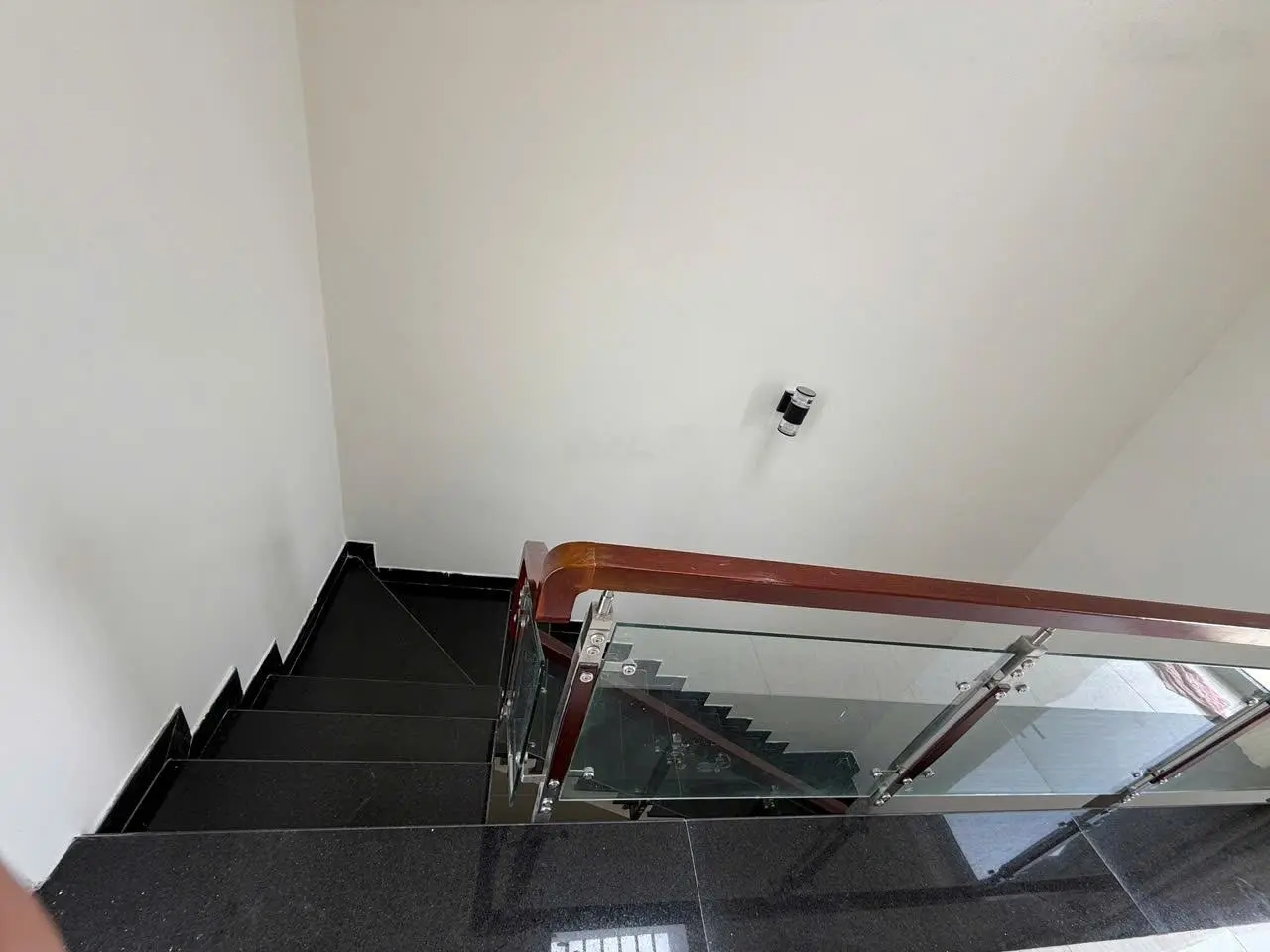 Nhà đẹp chính chủ có sổ hồng hoàn công ngay trung tâm Long Trường Q9, 57m2 1T 2 lầu ST, chỉ 5,5 tỷ