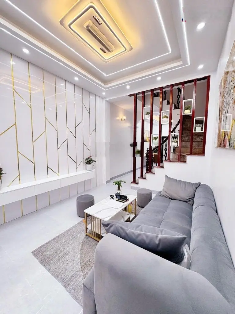 Bán Nhà riêng 54m2 tại Định Công Thượng. Ngõ rộng thoáng, ô tô đỗ cửa, nội thất hiện đại.