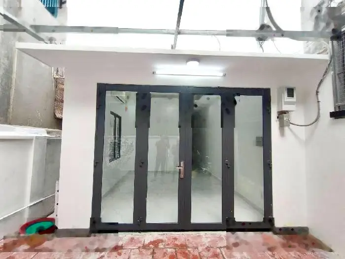 Nhà đẹp ở ngay 93m2 chỉ 4.8 tỷ - kế hoàng diệu 2, ngã tư thủ đức ga metro - p.linh trung