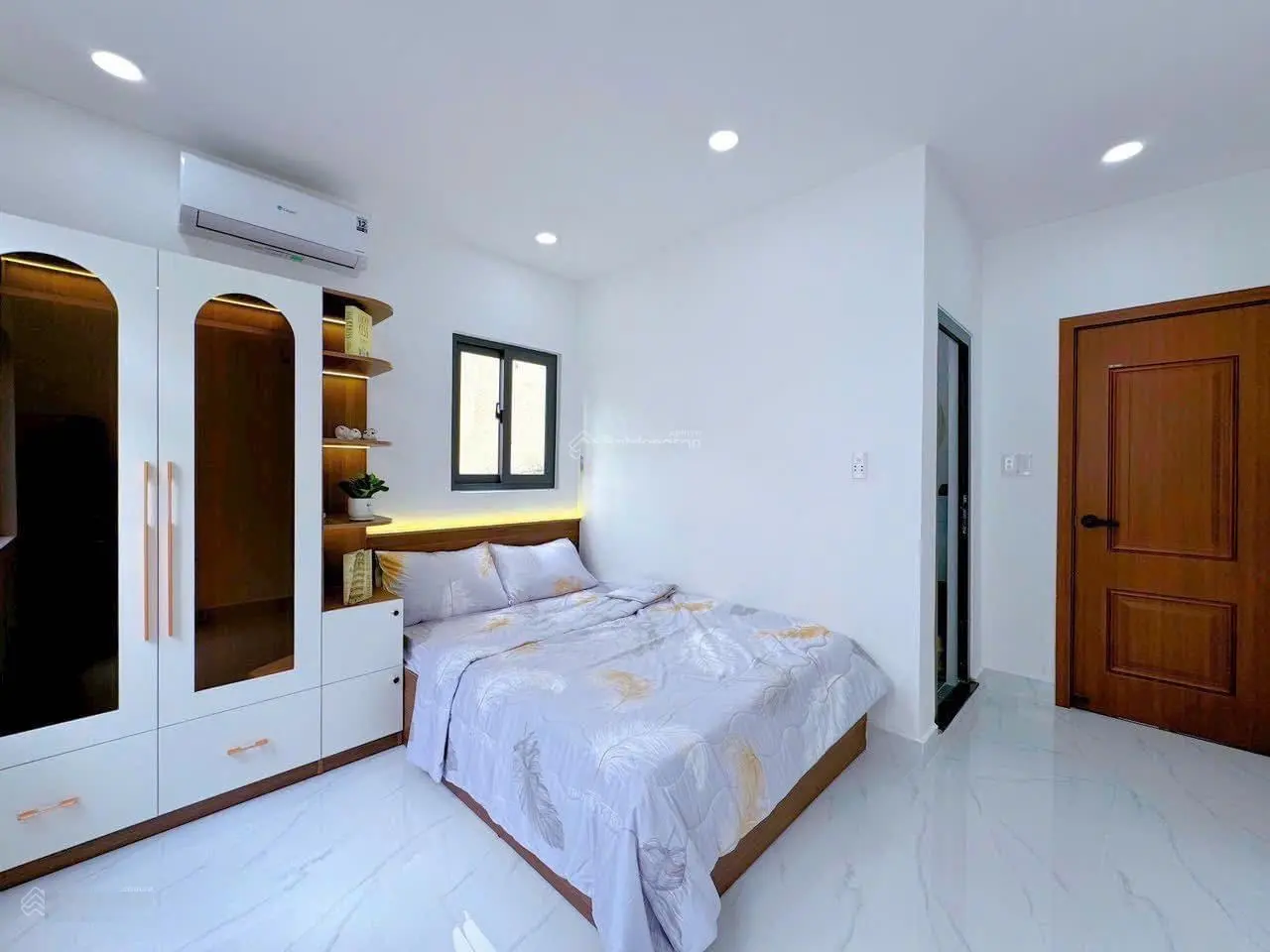 Chủ nhà xuất ngoại cần bán gấp căn ở Phan Văn Trị-BT. DT 37m2, GIÁ 2TỶ368 cho thuê 12tr/th sổ riêng
