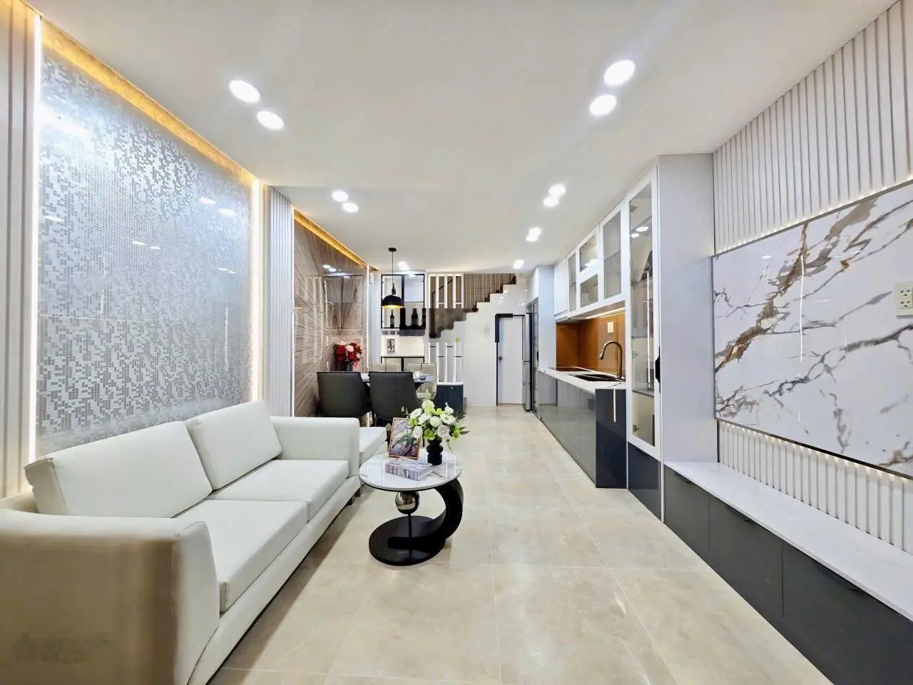 Căn duy nhất còn sót lại - khu VIP Đoàn Thị Điểm Thông Đường Hoa Phan Xích Long