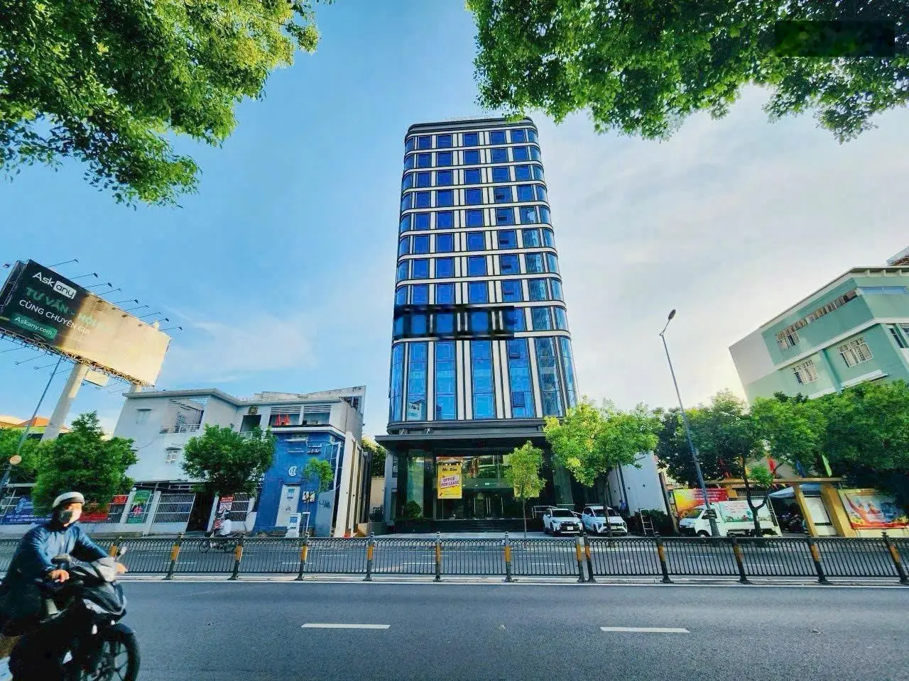 Tạo dòng tiền gần 2 tỷ/năm! Tòa nhà Nguyễn Văn Trỗi - 7x21m - Hầm 5 tầng, thang máy - Giá 28.9 tỷ