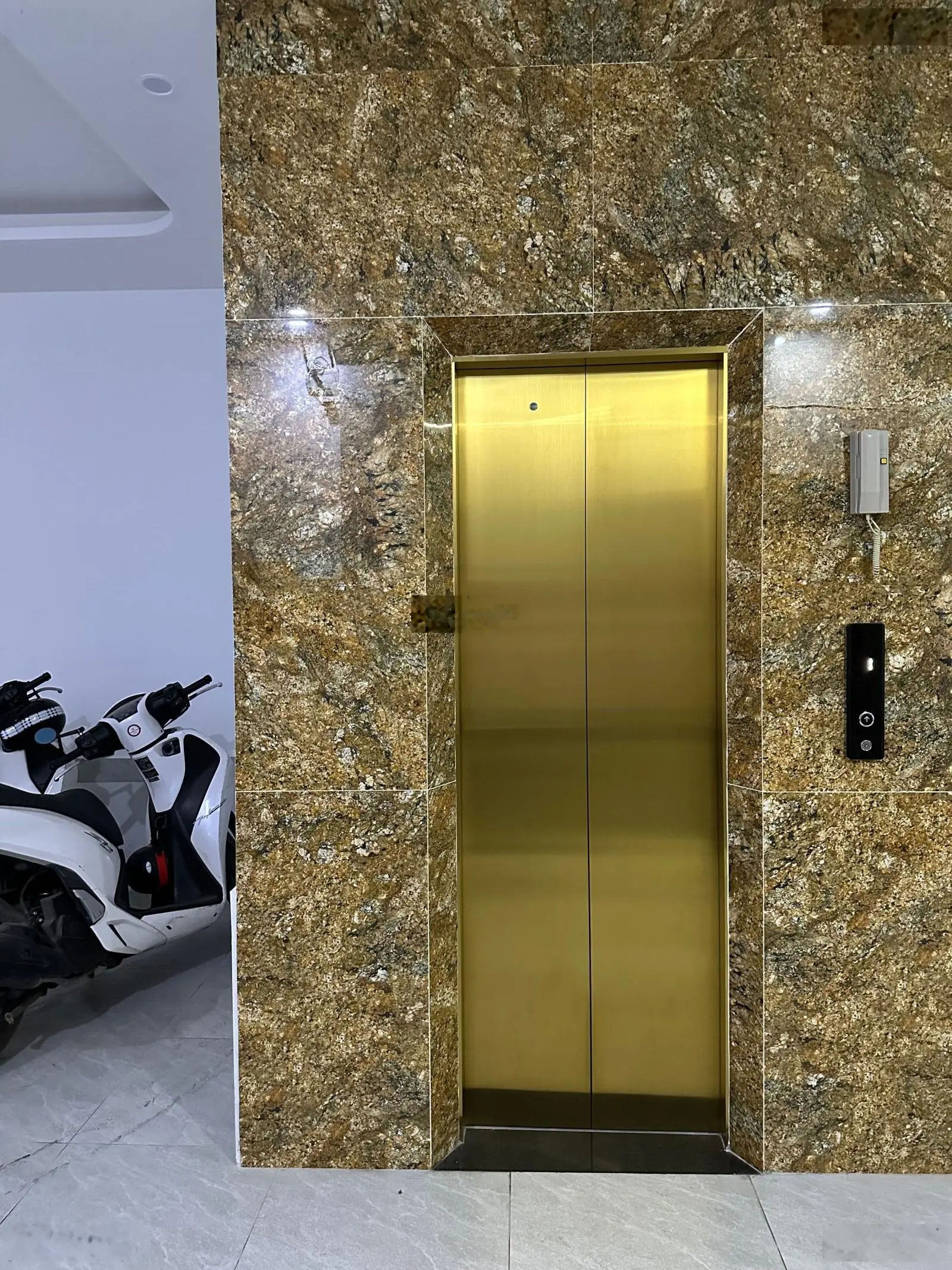 Bán toà nhà căn hộ dịch vụ phố Bạch Mai, liền kề ĐH Bách - Kinh - Xây 79m2 x 6tầng đủ đồ đẹp 12,9tỷ