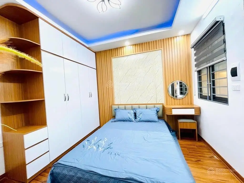 Hồng Mai - Bạch Mai - ngõ thông - gần phố - nhà mới ở luôn - 33m2 - 4 tầng - giá 4.5 tỷ