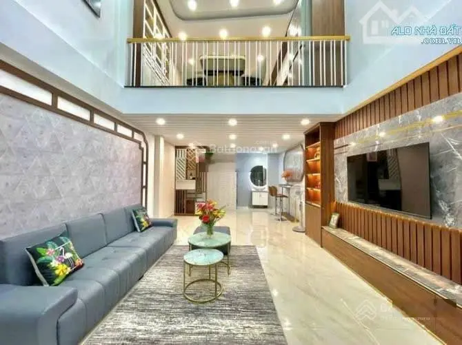 Chỉ với 4,8 tỷ chốt căn MT Hoa Sứ, P2, Q. Phú Nhuận 4 tầng - 60m2. Ngay Phố ẩm Thực Phan Xích Long