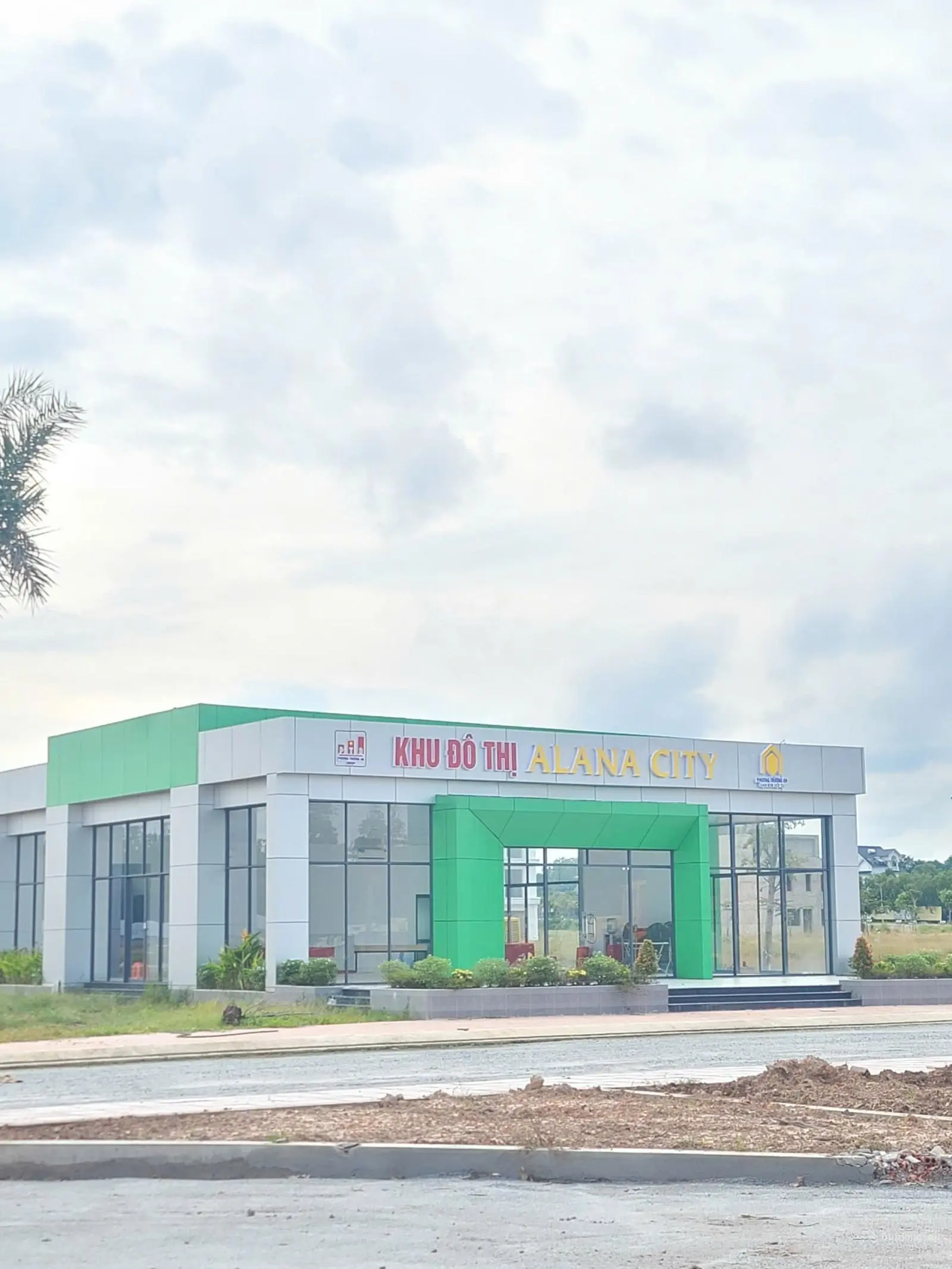 Lô đất đối diện trường học dự án Phương Trường An 6, 75m2