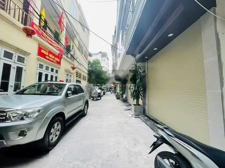 Bán nhà ngay ngã tư minh khai bạch mai. diện tích: 38m x5 tầng. lh: 0916990560