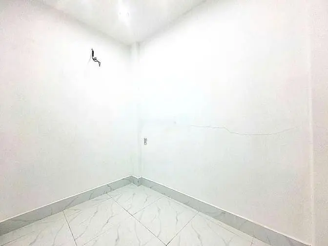 nhà đẹp 1 lầu hẻm xe hơi gần chợ với,kế quận 7