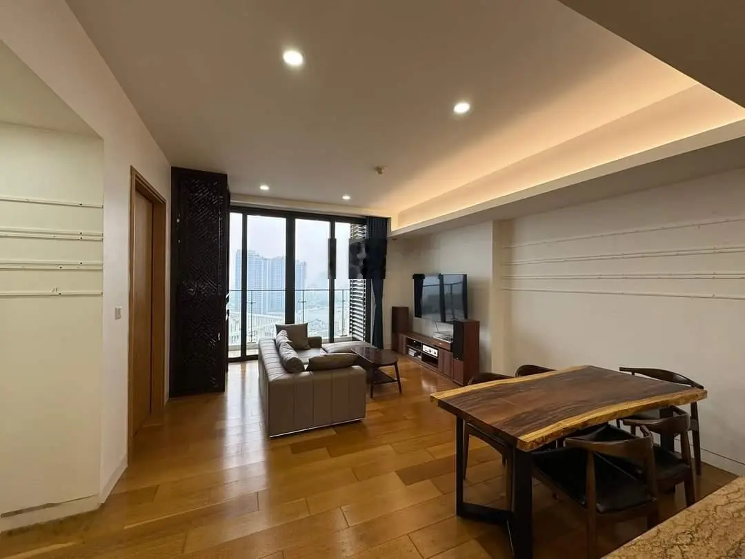 Tôi chính chủ, cần bán gấp căn hộ hiếm: 2 phòng ngủ tầng trung, hướng thoáng mát. Căn hộ duy nhất