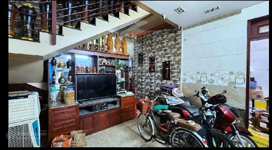 Bán nhà Mặt Tiền kinh doanh đỉnh, 3 tầng 200 m2(6,5x31) đường Đặng Thúc Vịnh, Hóc Môn. 13 tỉ