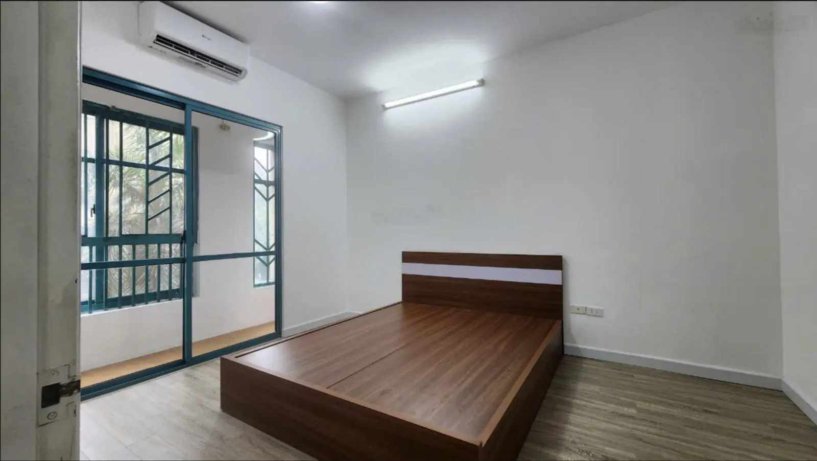 Chính chủ cần bán gấp căn 2pn tại ct5 -ĐN1 khu Đtm Mỹ đình Mễ Trì.Full NT,sđcc,Liên hệ : 0378 655 ***