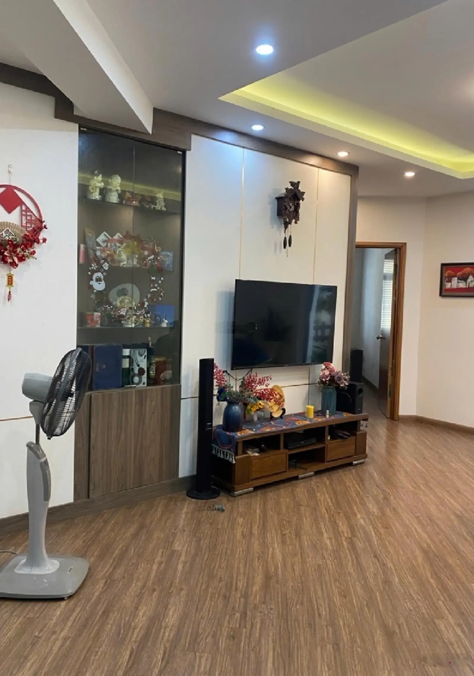 Chung cư Nguyễn Cơ Thạch, 3 phòng ngủ, diện tích 122m2, tặng nội thất ở ngay, giá 5,6 tỷ