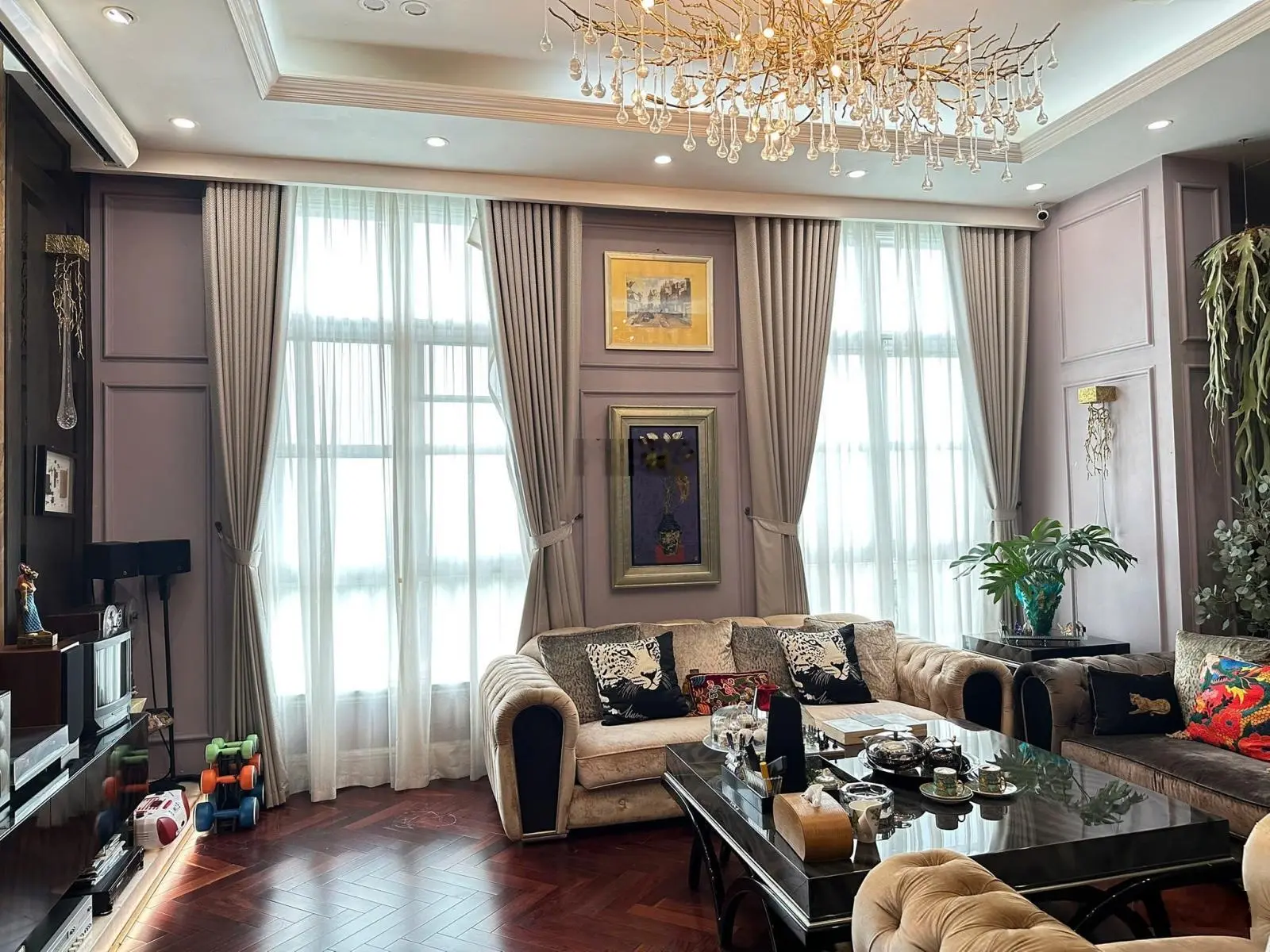 Bán căn hộ 87.5m2 mới đẹp, sổ đỏ cầm tay tại The Matrix One số 1 Lê Quang Đạo