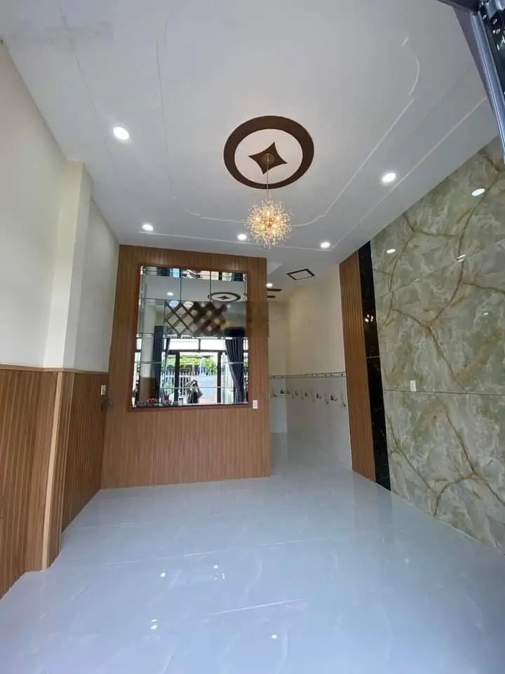 Cần tiền gấp bán Nguyễn Duy Trinh Quận 2 DT 48,8m2 3PN 2tỷ230 SHR nhà trống đẹp mới LH 0798.545.065