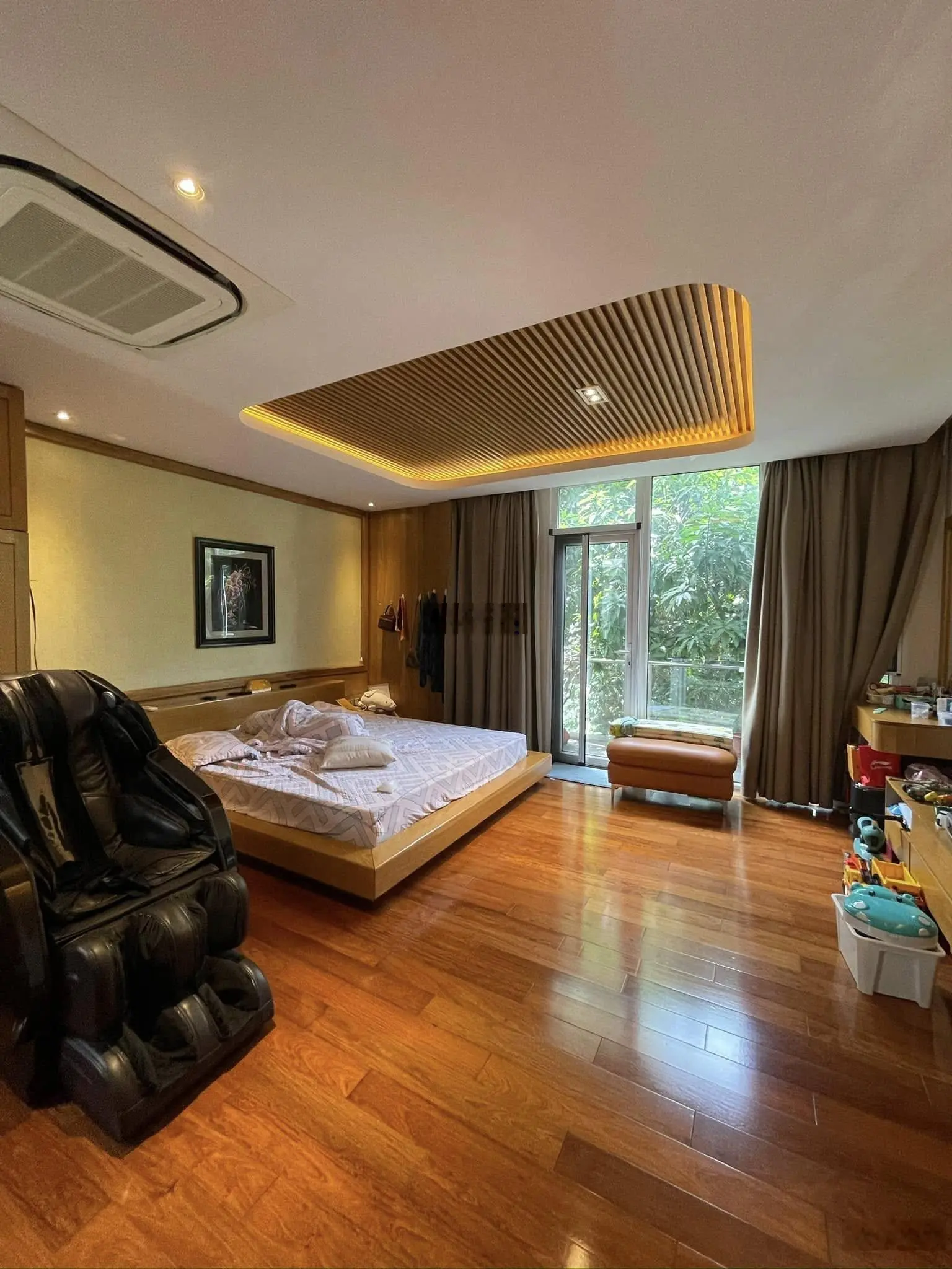 Bán Biệt Thự VIP Bán Đảo Linh Đàm.ÔTÔ,Văn phòng,Kinh doanh,thang máy.DT 251m²-nhỉnh 70 tỷ