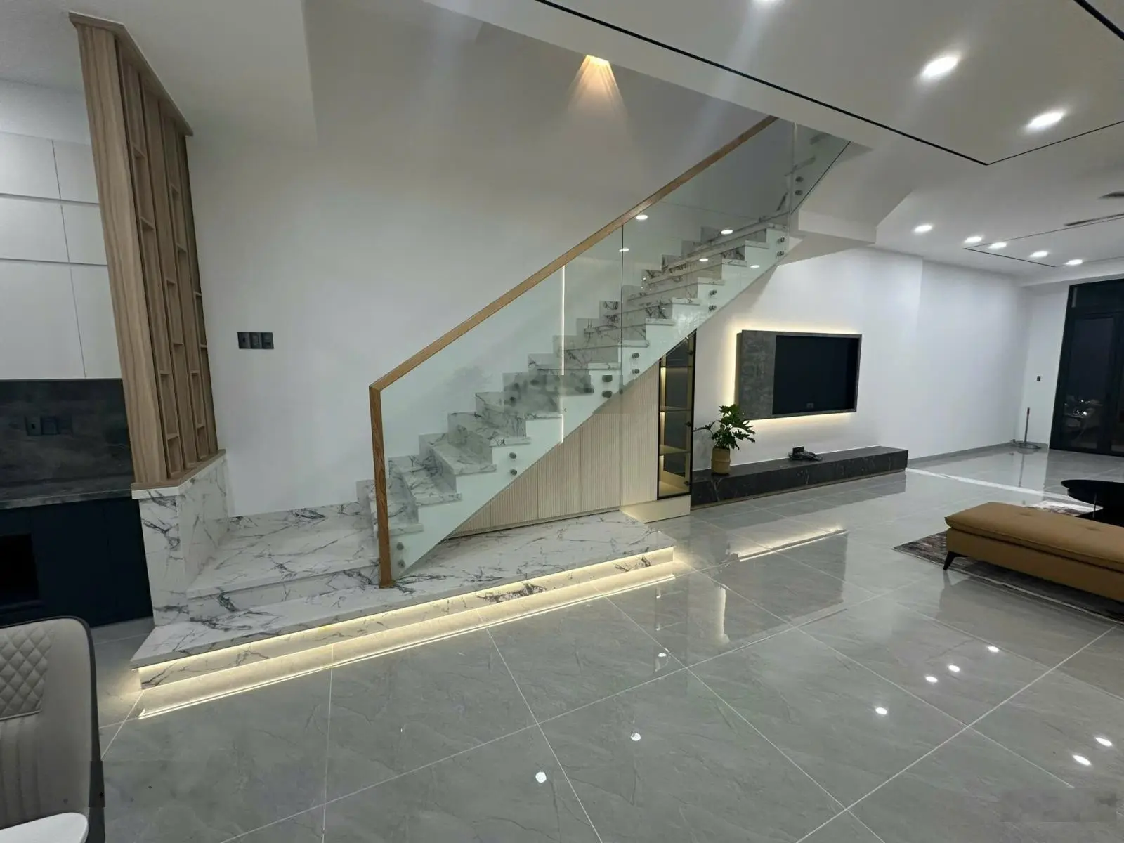 Bán nhà đẹp mới xây full nội thất, vị trí đẹp gần công viên , KĐT Hà Quang 2, đường 3A, - Nha Trang
