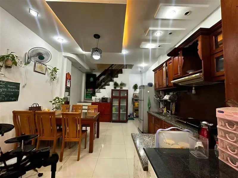 Bán gấp nhà 3 tầng hẻm xe hơi đúc BTCT Tại Lê Đức Thọ phường 17 GÒ VẤP chỉ nhỉnh 4 tỷ