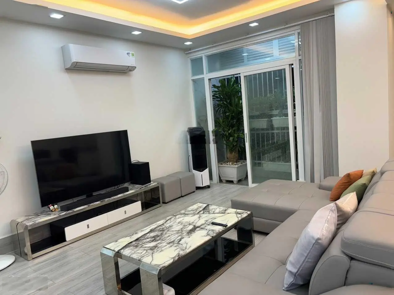 Bán căn hộ Satra Eximland, penthouse thông tầng, 4PN, 5WC, 344m2, full nội thất, SHR, giá 16 tỷ 5