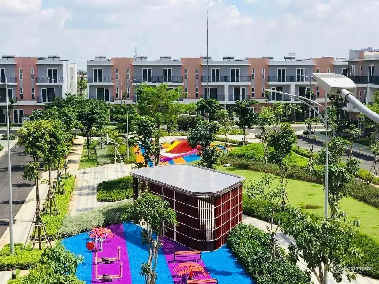 Bán nhà phố trệt 2 lầu 90m2 Dragon Village, đã có sổ hồng giá chỉ 5.x tỷ, LH 0938 030 ***